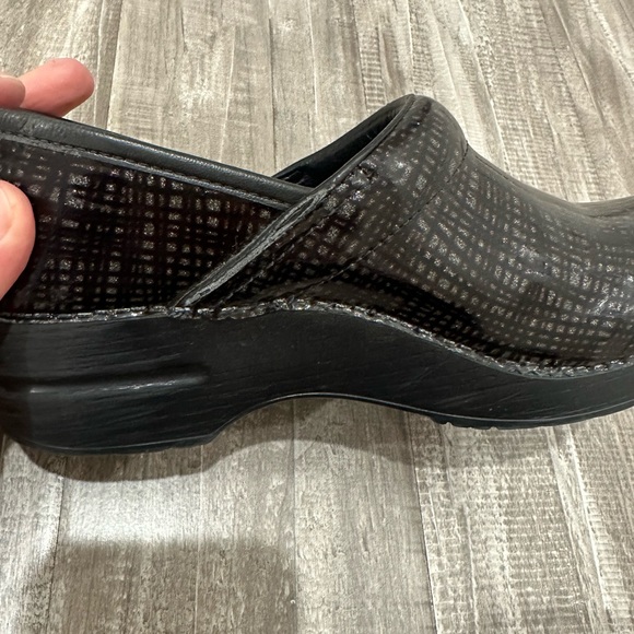 Dansko Professional Clog- Patent Leather, Women’s 8.5 - Picture 5 of 15